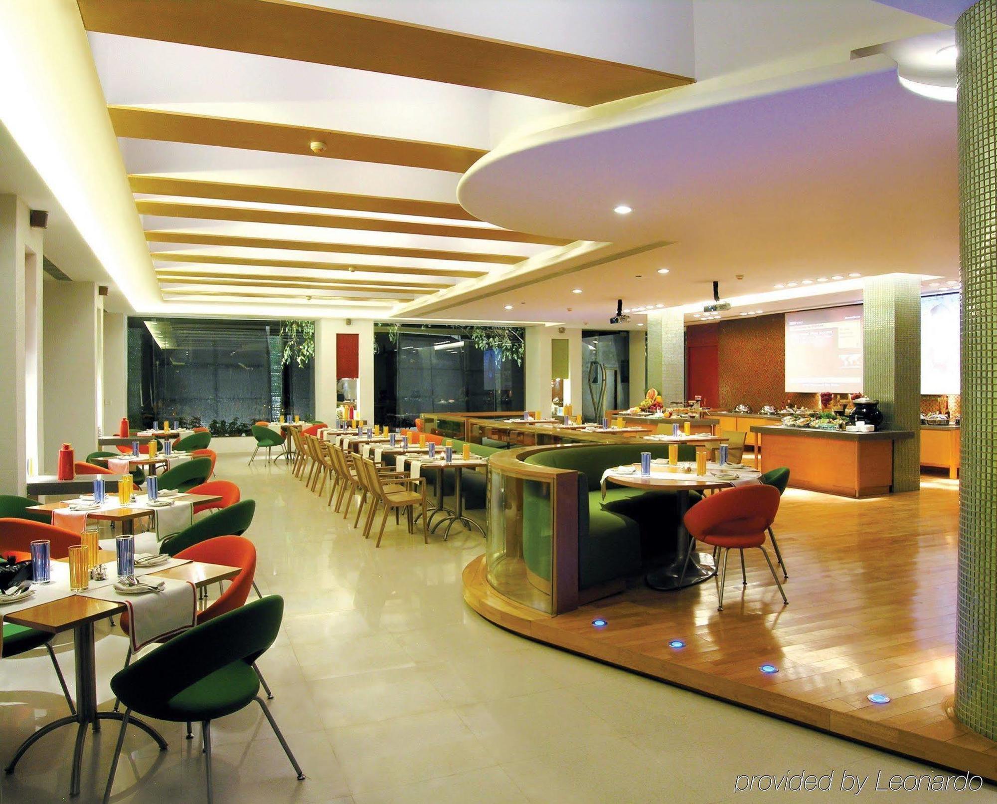 Taj Chandīgarh Restoran fotoğraf The restaurant