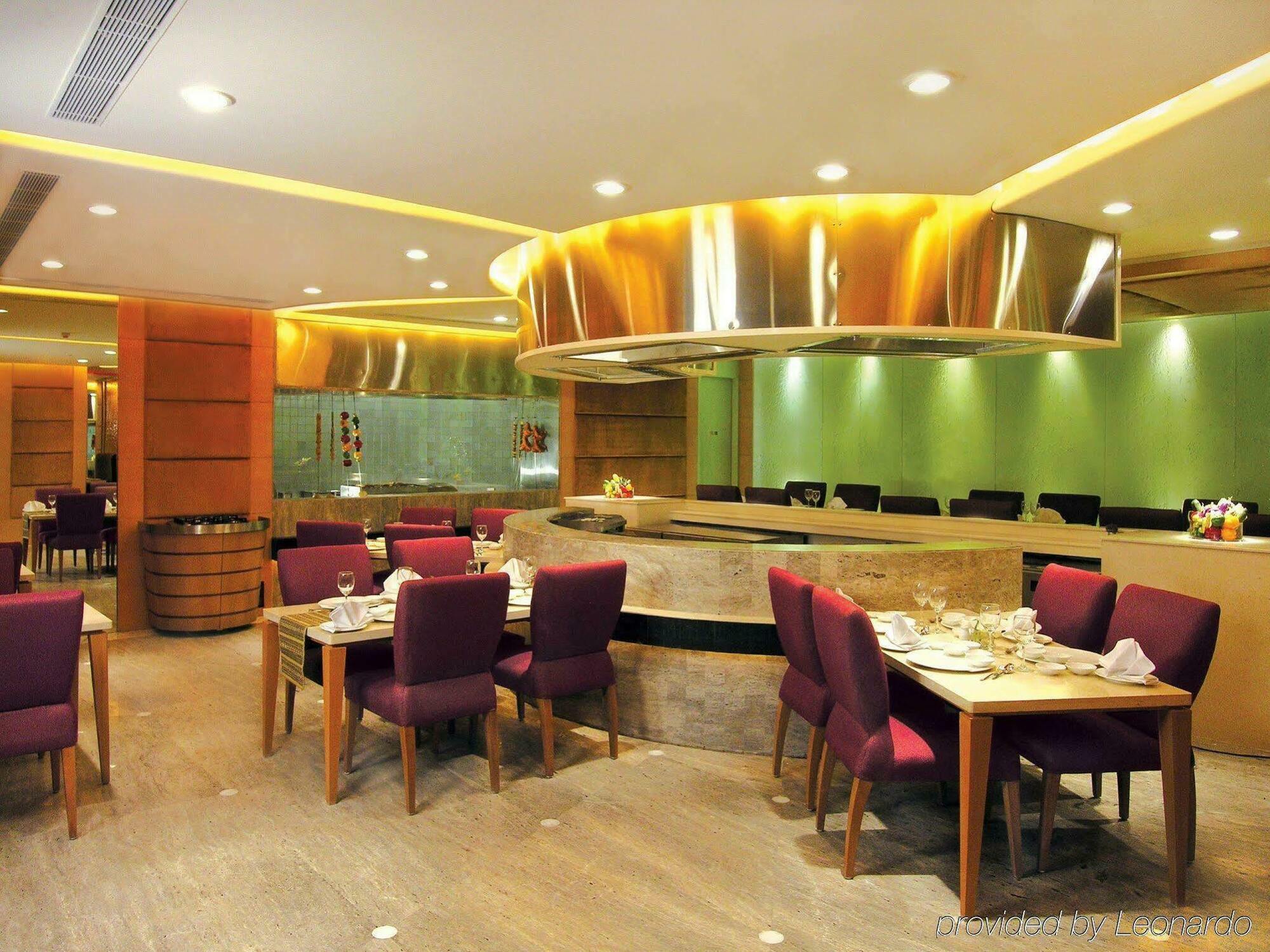 Taj Chandīgarh Dış mekan fotoğraf The restaurant